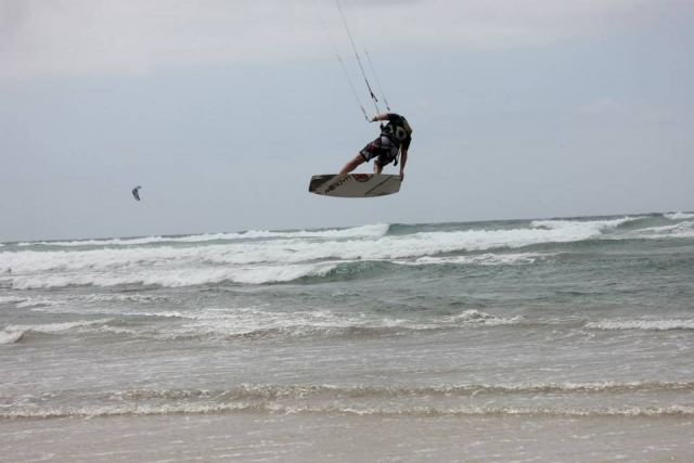 Kitesurfing 